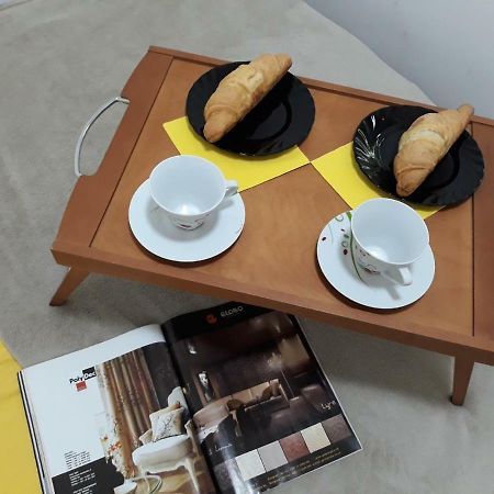 Sweet Yellow Apartment เบลเกรด ภายนอก รูปภาพ