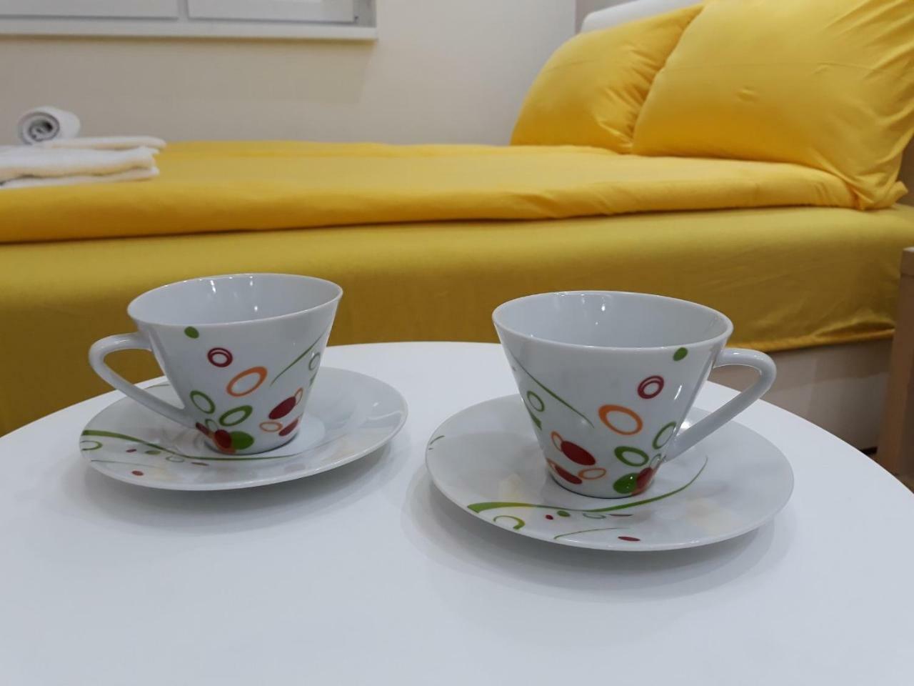 Sweet Yellow Apartment เบลเกรด ภายนอก รูปภาพ