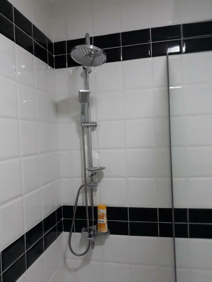 Sweet Yellow Apartment เบลเกรด ภายนอก รูปภาพ